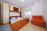 Kuća sa apartmanima - Pirovac (Šibenik)