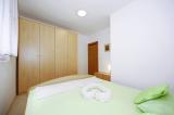 Kuća sa apartmanima - Pirovac (Šibenik)